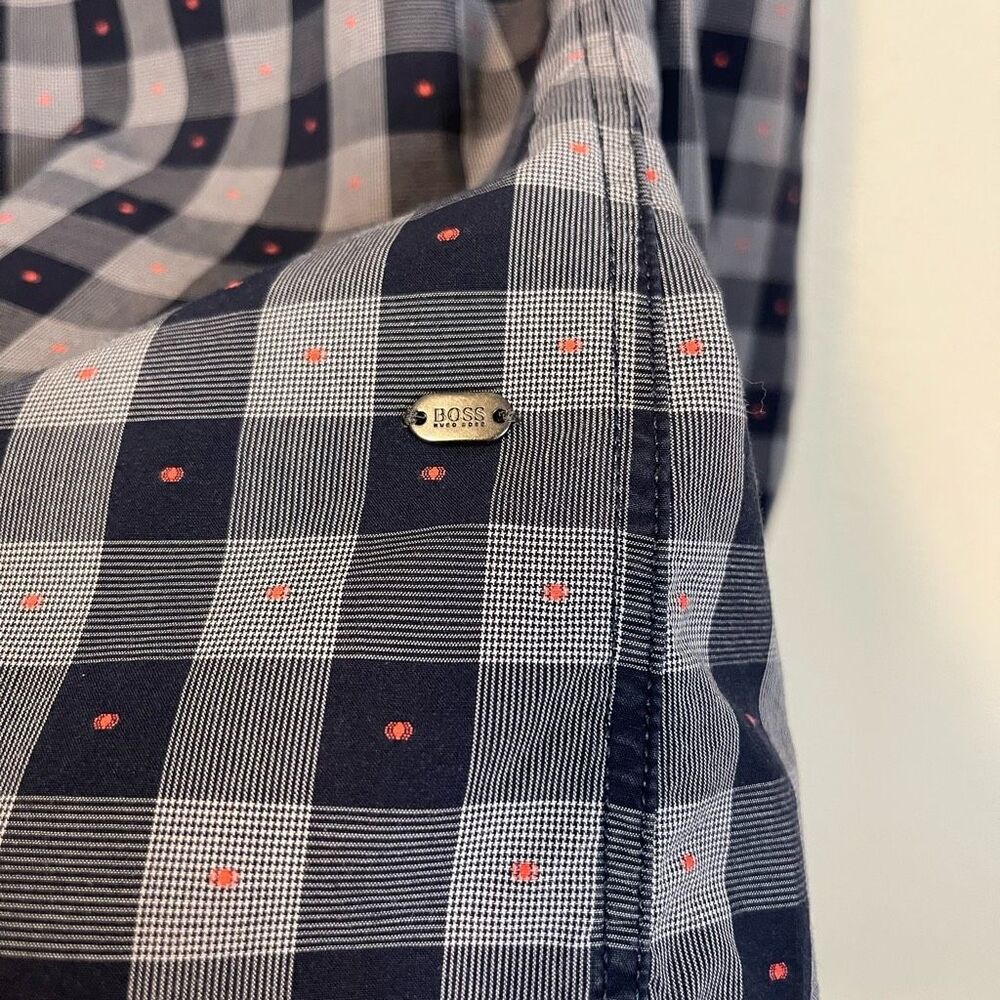 Hugo Boss Plaid Button Down Slim Fit Shirt Size Large - Picture 5 of 10
